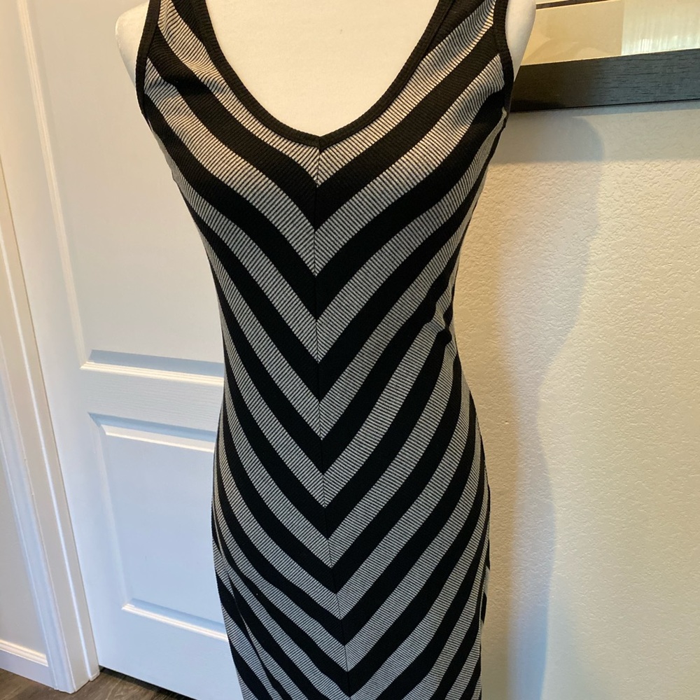 Chevron Dress ⭐️